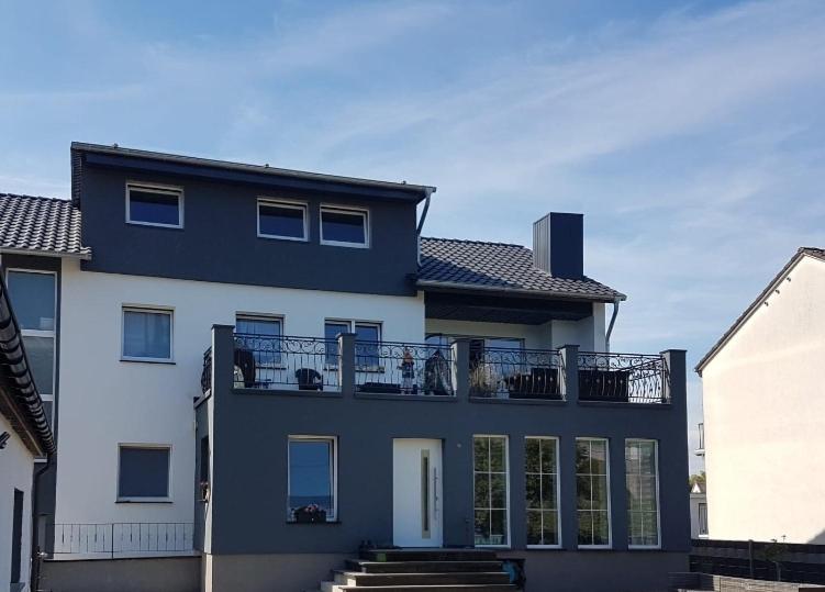 Fewo Mit Terasse Neuwied & Koblenz Bagian luar foto
