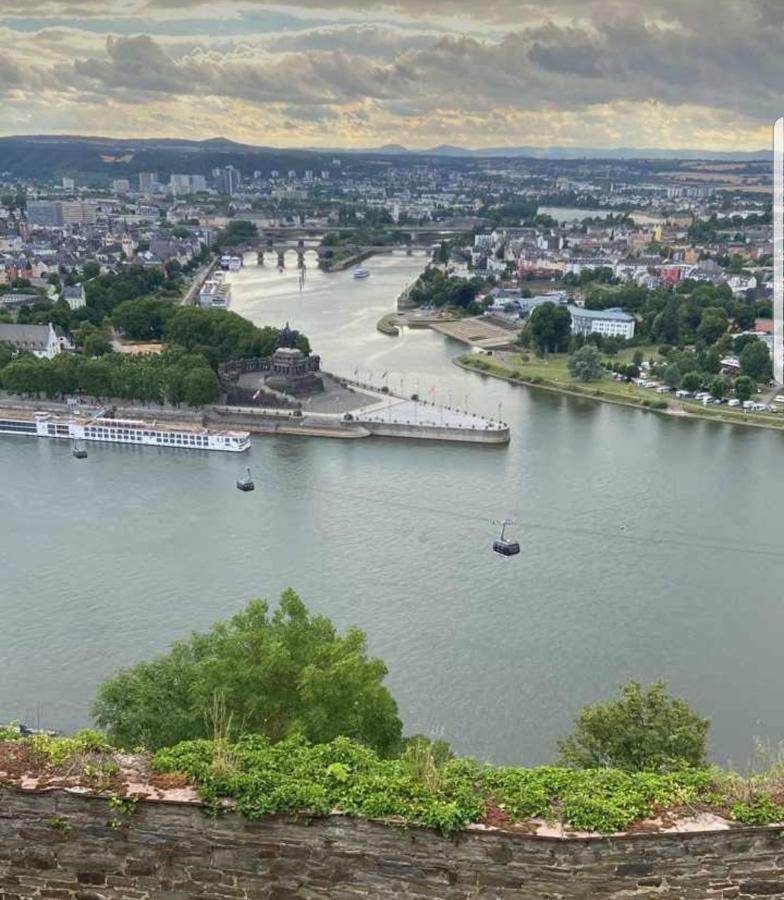 Fewo Mit Terasse Neuwied & Koblenz Bagian luar foto